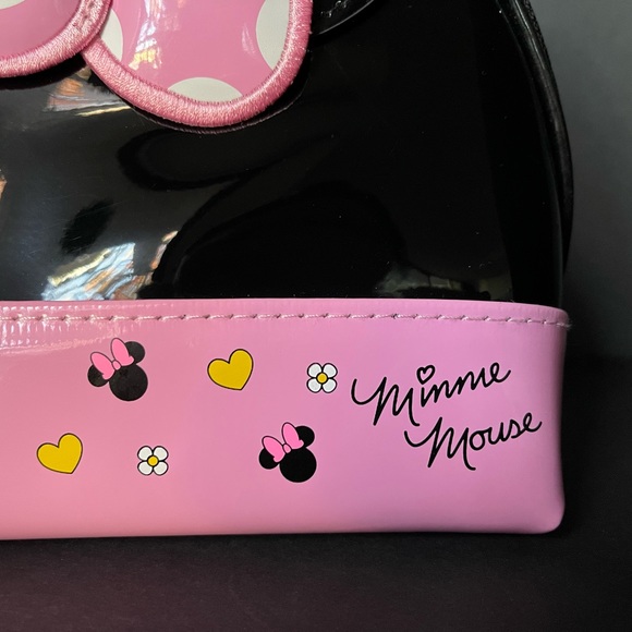 🎀 The Crème shop x Disney Minnie Mouse makeup bag. - Picture 2 of 5